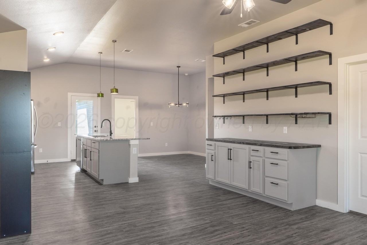 1709 Callaway Pl - Photo 3 of 17