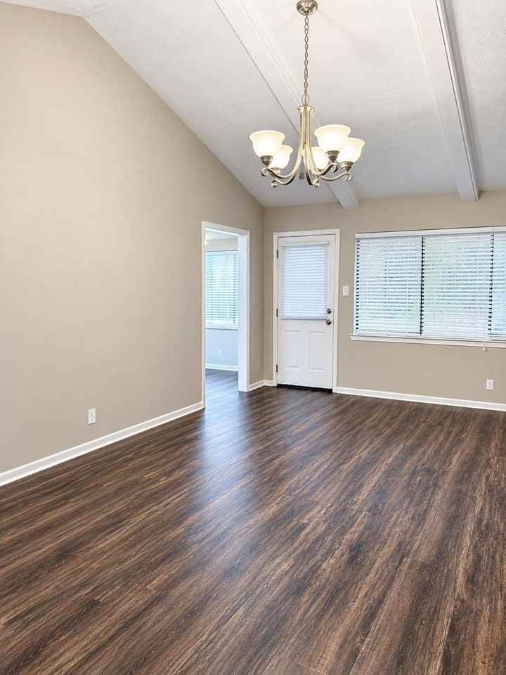 1150 Chatwood Dr - Photo 2 of 8