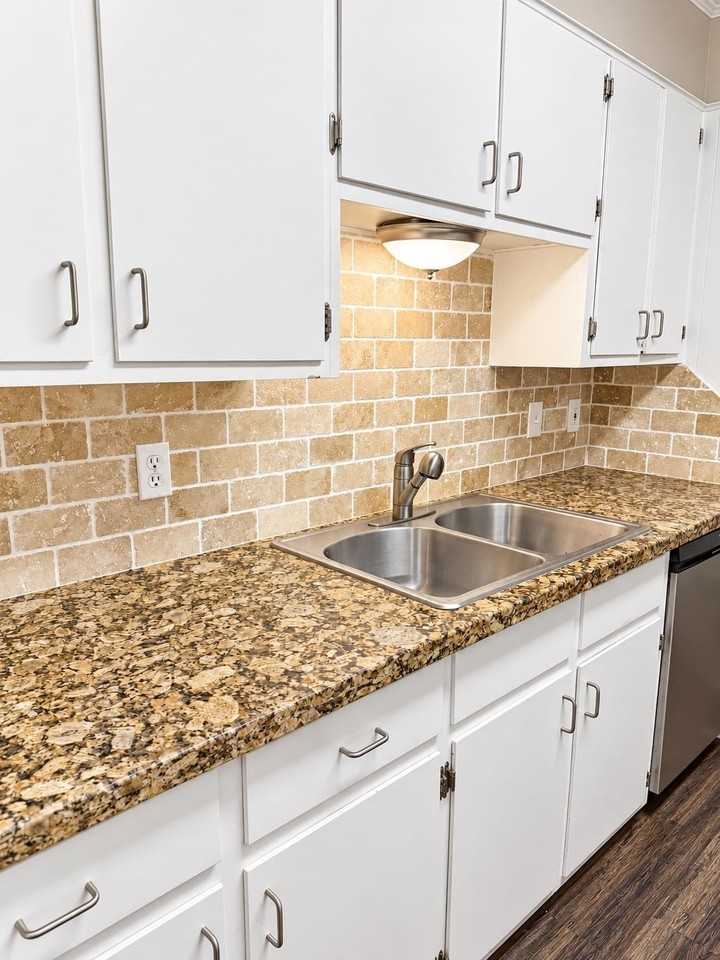1150 Chatwood Dr - Photo 3 of 8