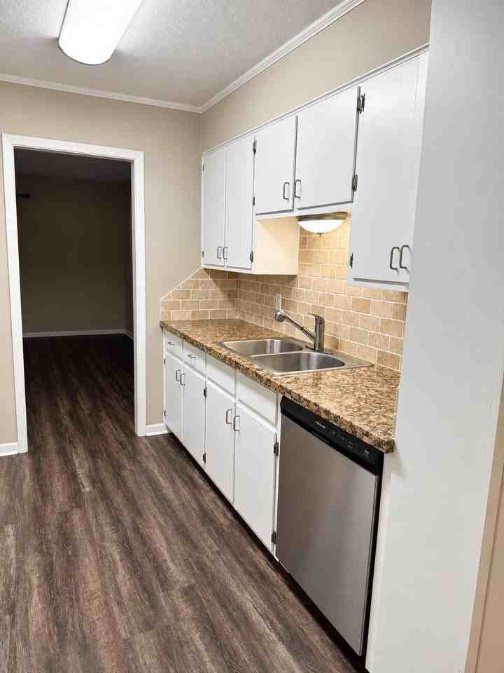 1150 Chatwood Dr - Photo 5 of 8