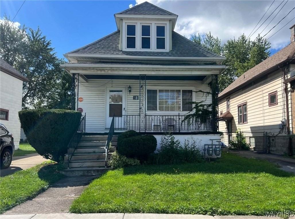 98 Freund St #UPPER