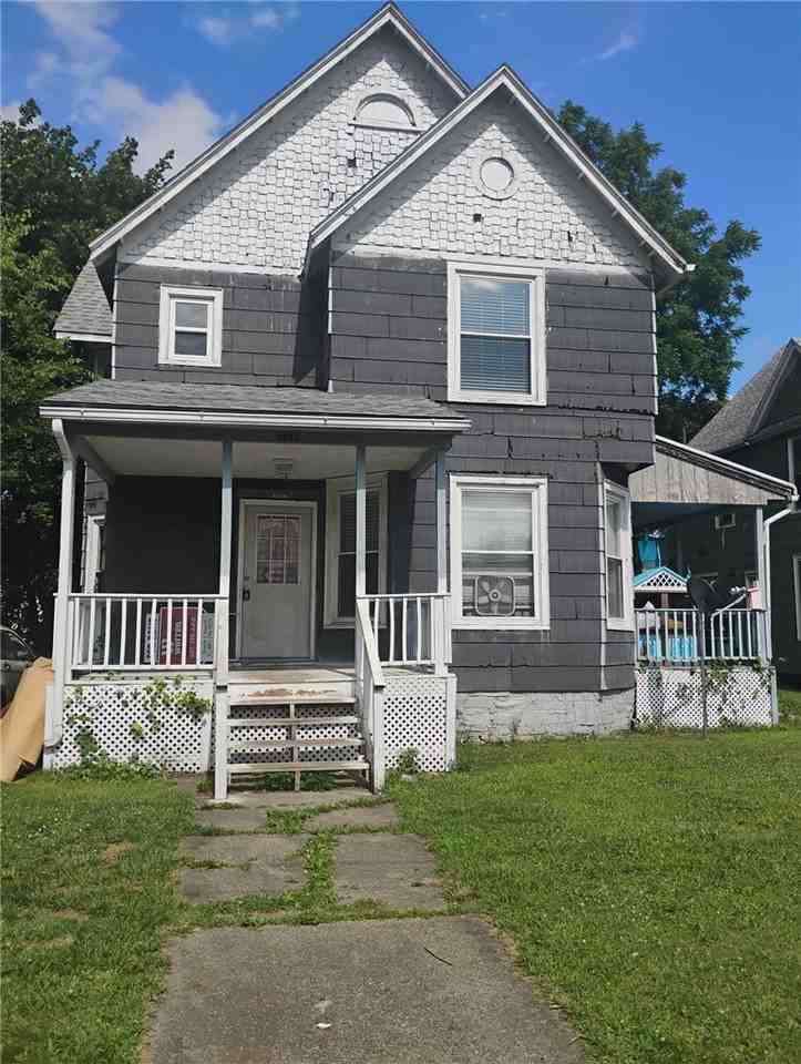 1018 Hall St