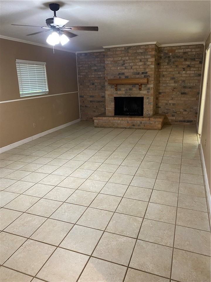 10721 Rockwood St - Photo 2 of 21