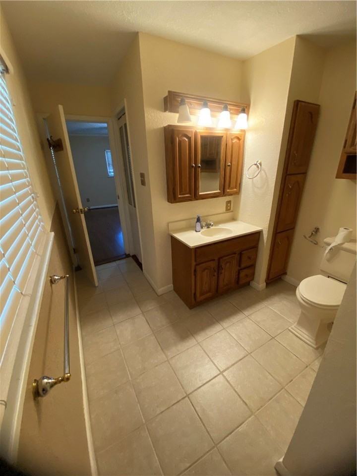 10721 Rockwood St - Photo 6 of 21