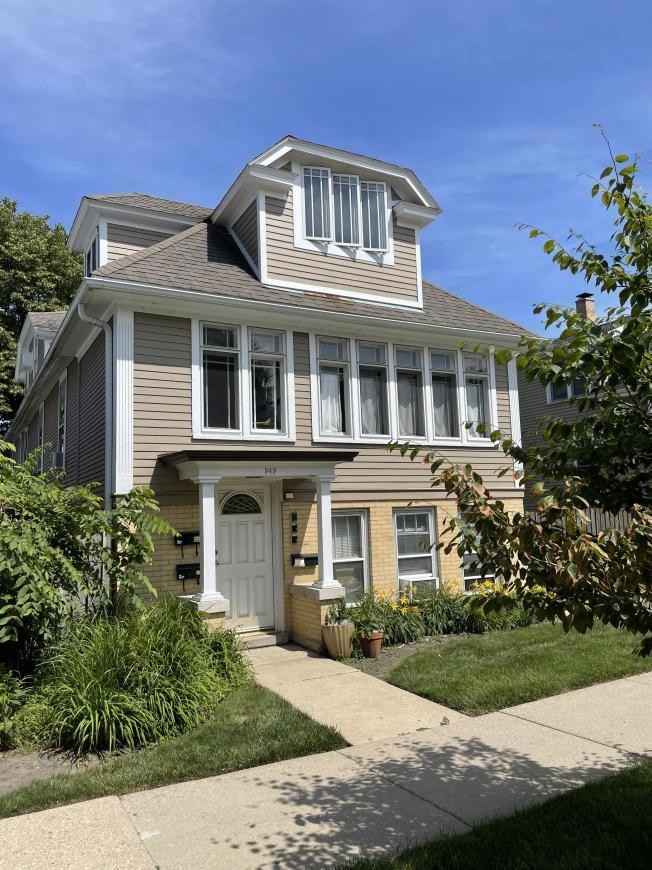 949 Sherman Ave - Photo 2 of 10
