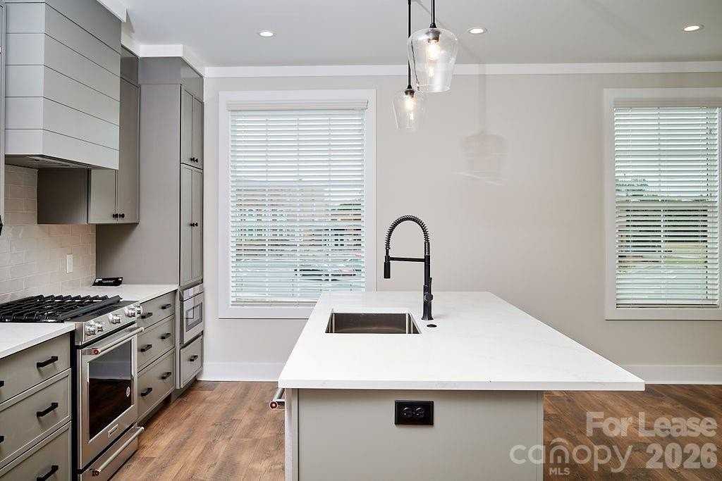 1300 E 10th St - Photo 2 of 22