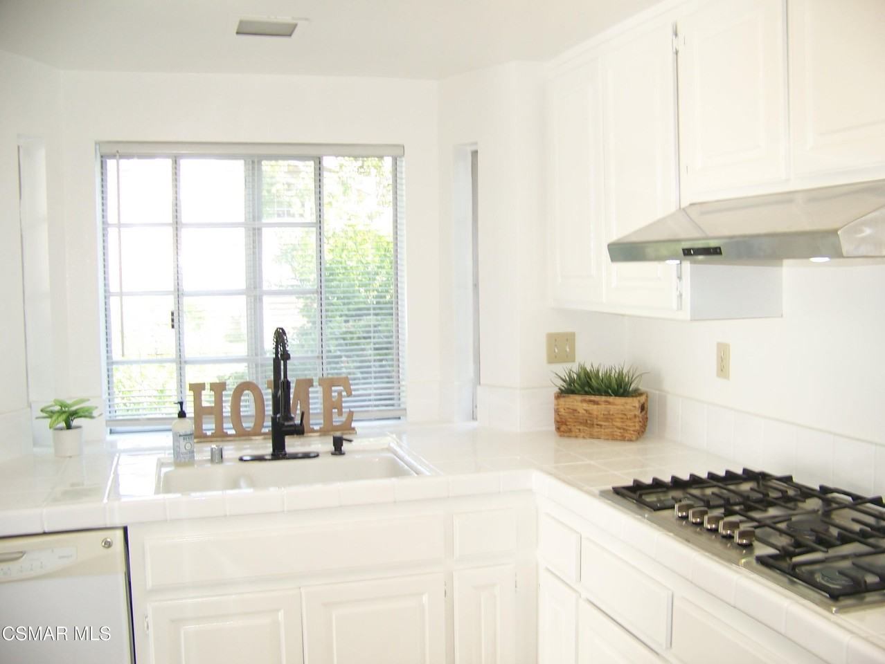 31005 Lexington Way - Photo 4 of 24
