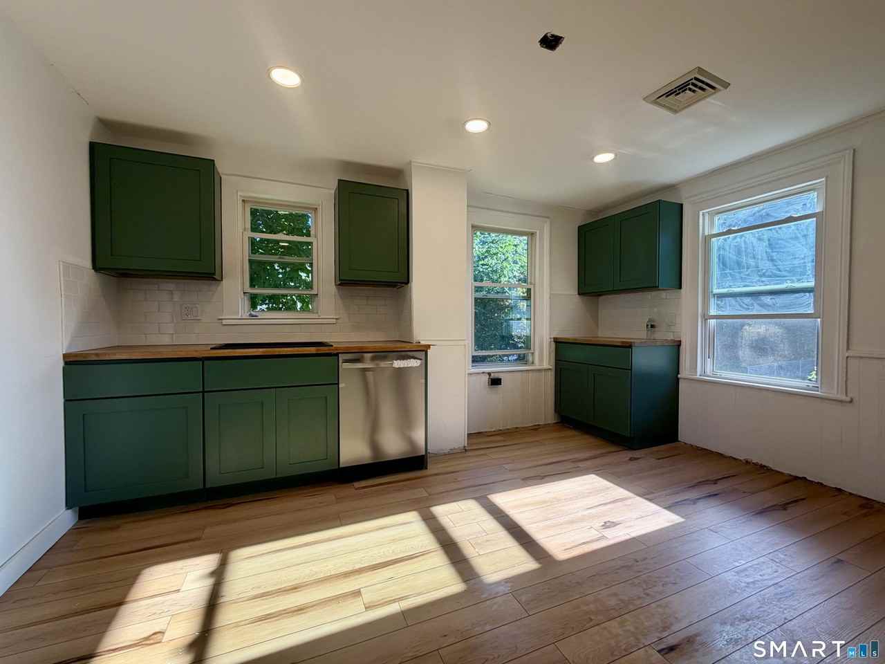70 Riverside Ave - Photo 2 of 19