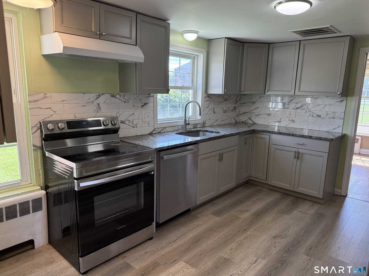 618 Willard Ave - Photo 3 of 15