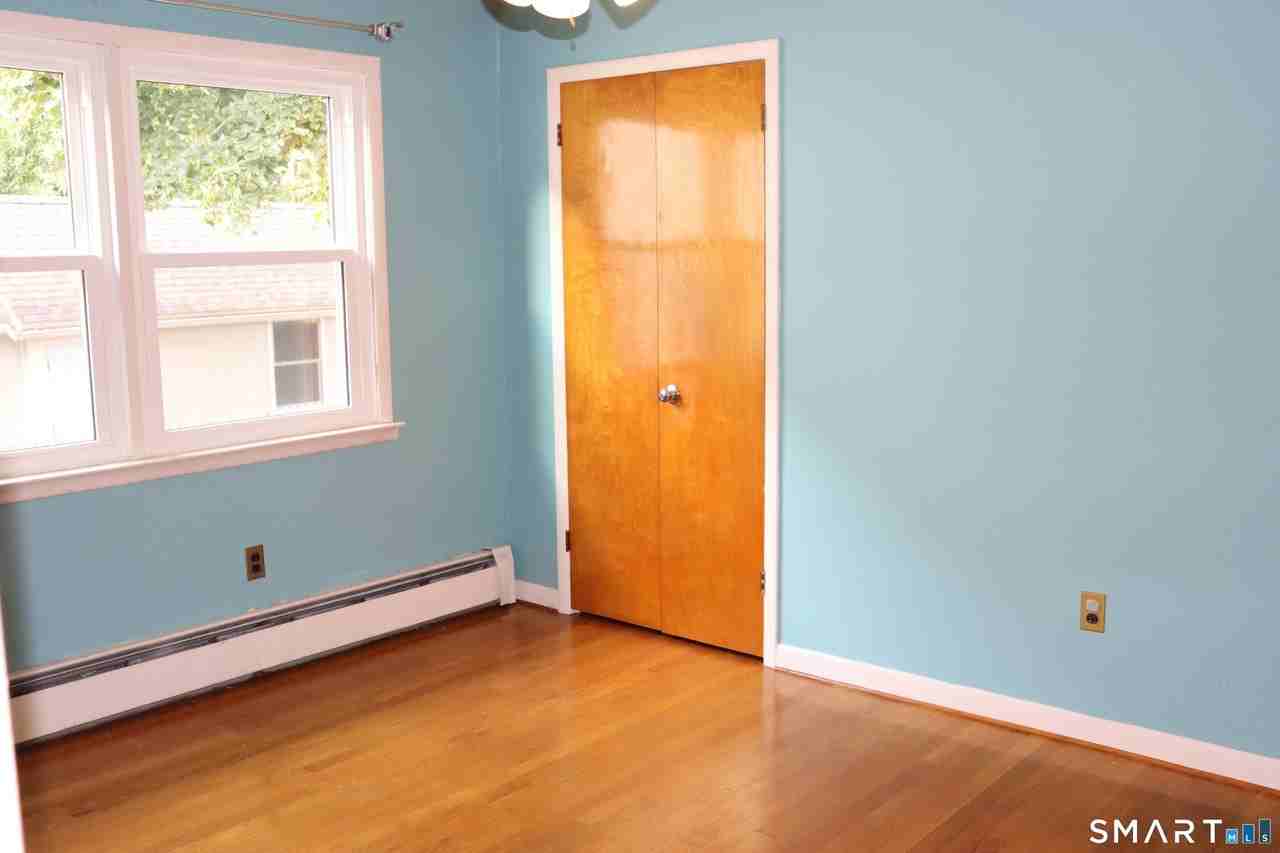20 Davis St - Photo 5 of 9