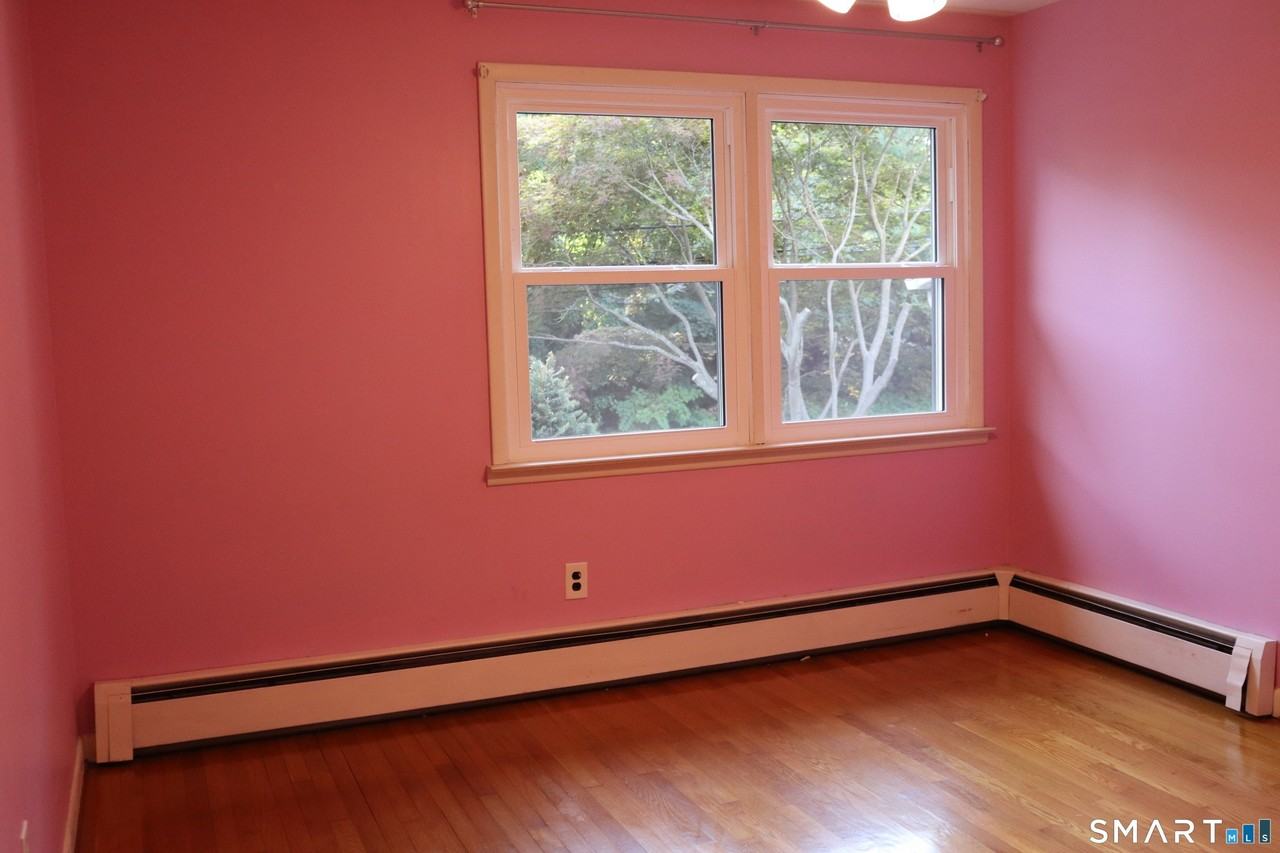 20 Davis St - Photo 6 of 9