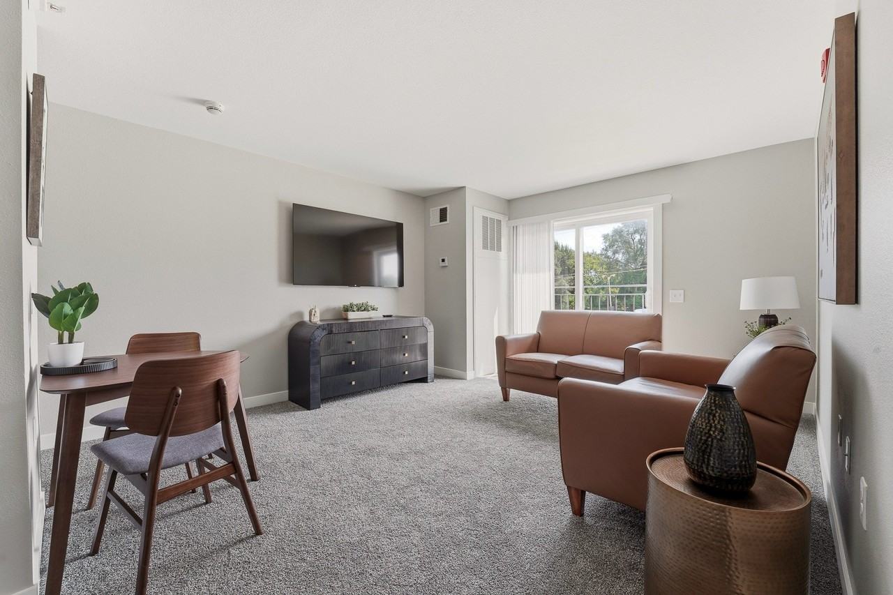 2440 Sw 9th St #3 - Photo 3 of 11