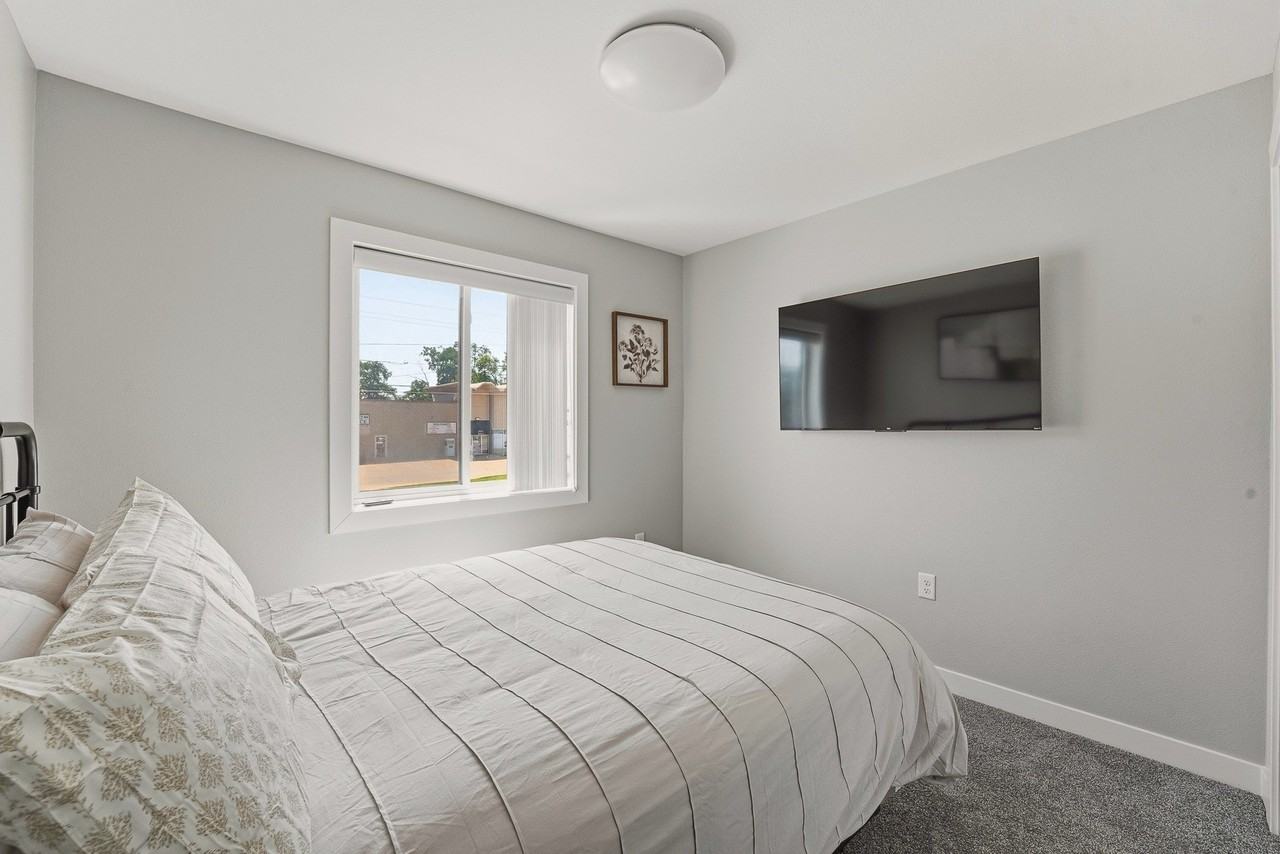 2440 Sw 9th St #3 - Photo 7 of 11