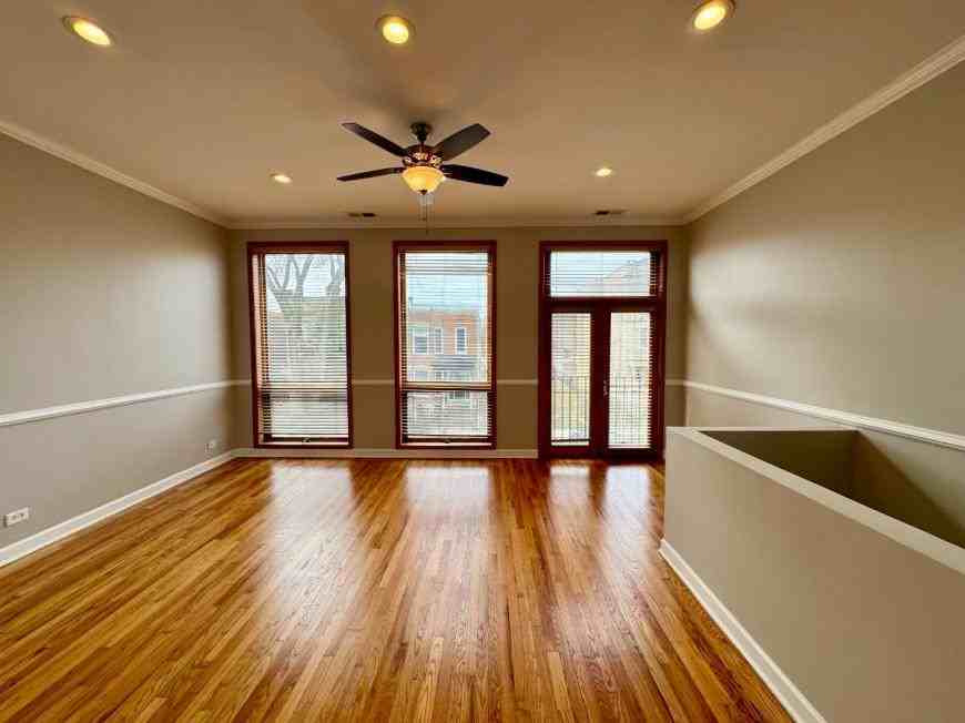 1537 N Fairfield Ave - Photo 3 of 10