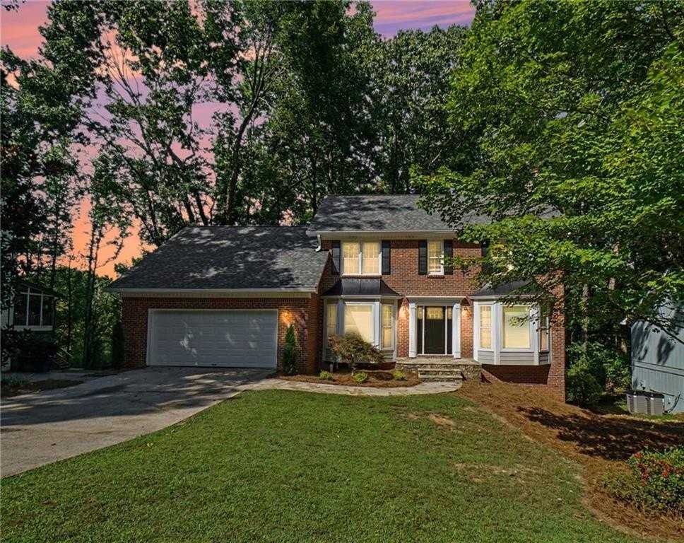 8541 Birch Hollow Dr