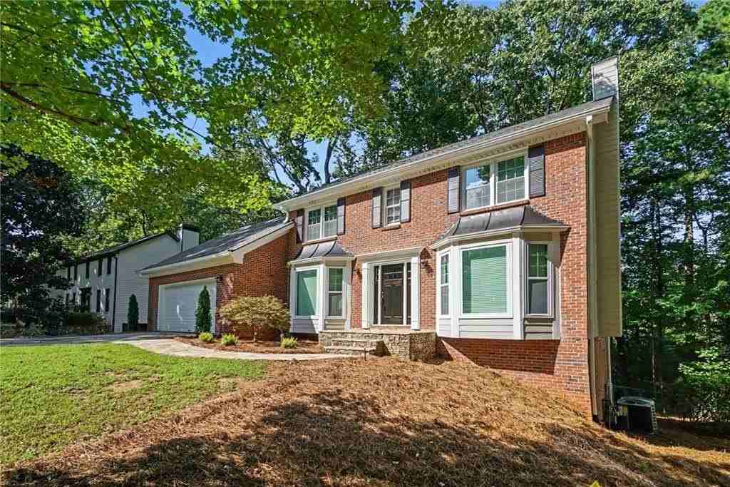 8541 Birch Hollow Dr - Photo 3 of 32