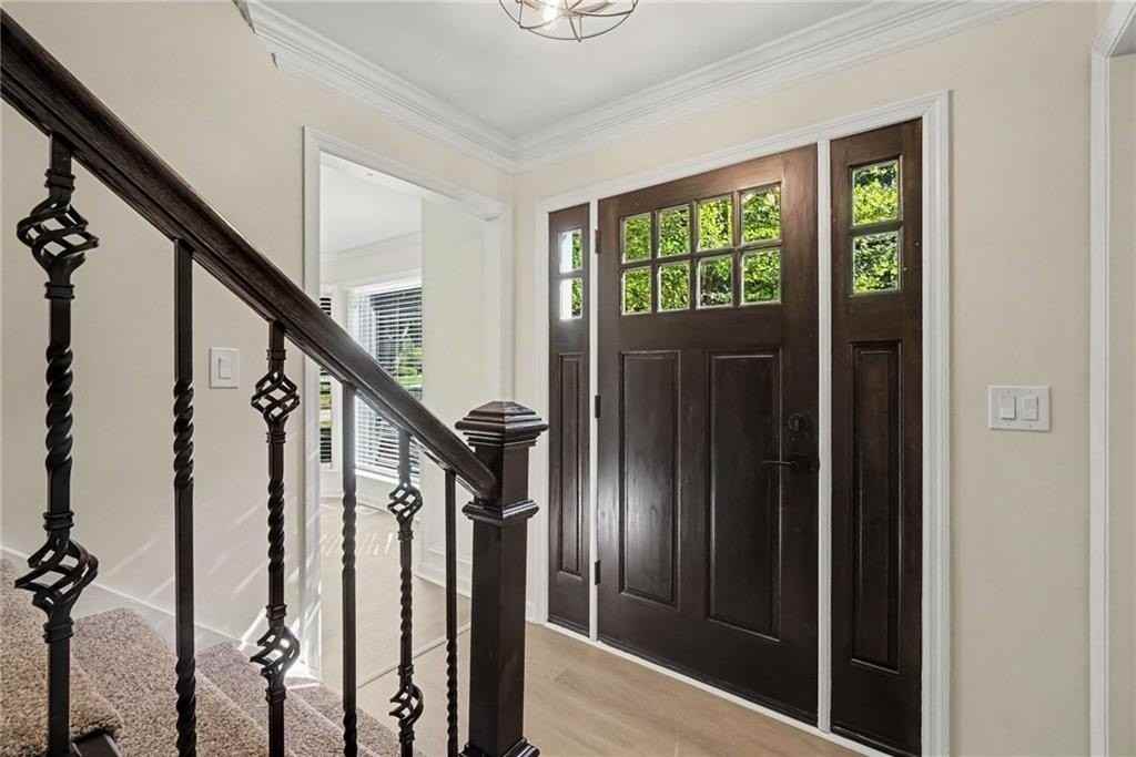 8541 Birch Hollow Dr - Photo 4 of 32