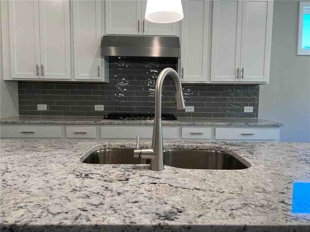 135 Hollis St - Photo 5 of 28