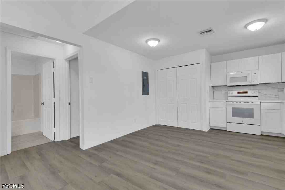128 Harold Ave S - Photo 3 of 22