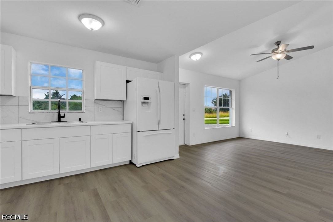 128 Harold Ave S - Photo 4 of 22
