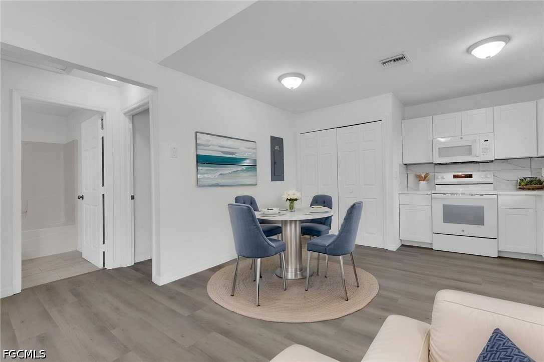 128 Harold Ave S - Photo 5 of 22