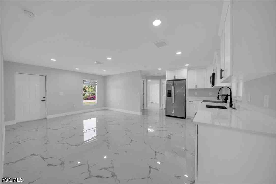 922 Macy St E - Photo 6 of 13