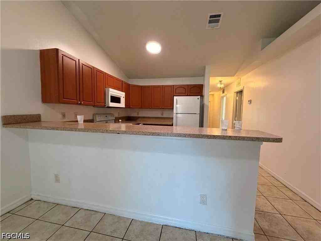 2438 George Ave S - Photo 4 of 15