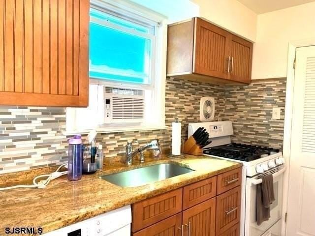 22 N Marion Ave - Photo 5 of 9