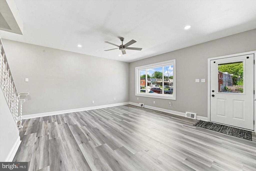 105 Fronefield Ave - Photo 6 of 24