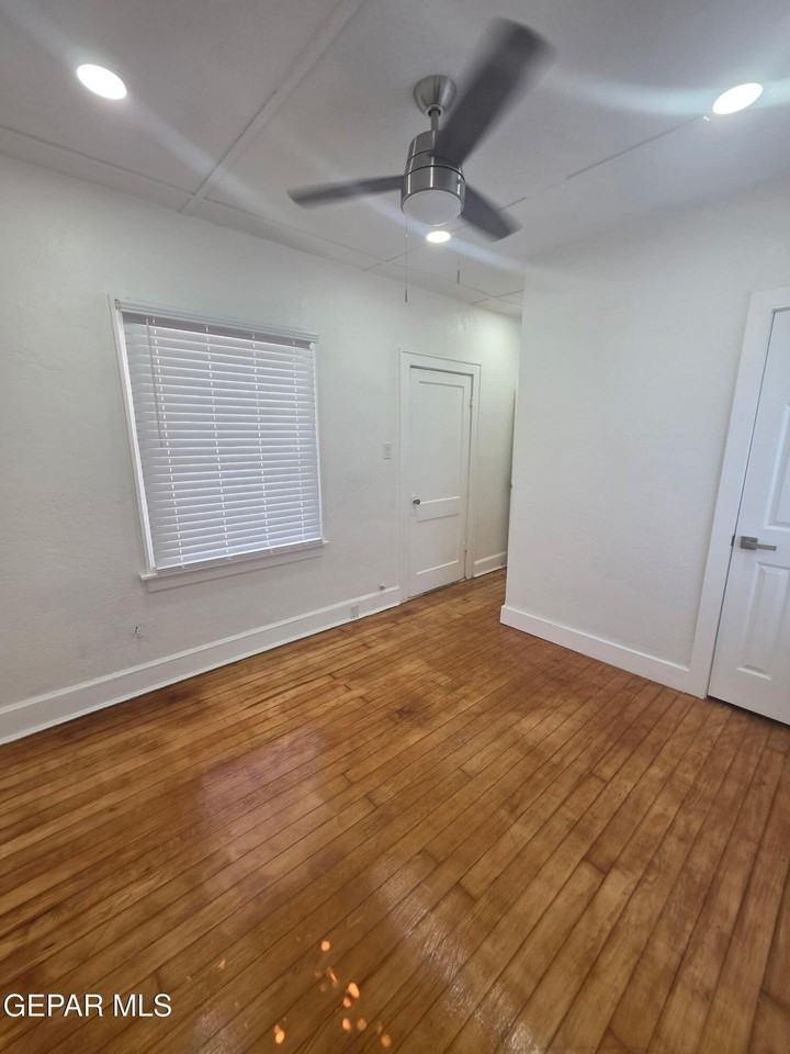 4002 Pershing Dr - Photo 5 of 17