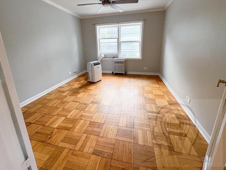 524 Michigan Ave - Photo 5 of 10