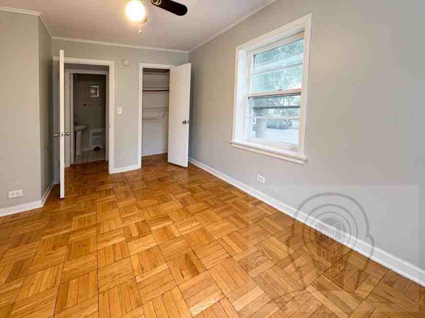 524 Michigan Ave - Photo 7 of 10