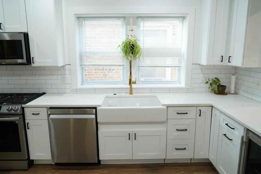 6604 N Campbell Ave - Photo 3 of 10