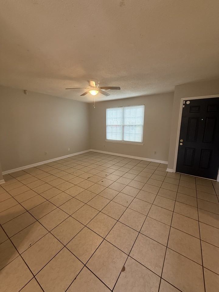 109 Mauldon Ct #1 - Photo 2 of 10