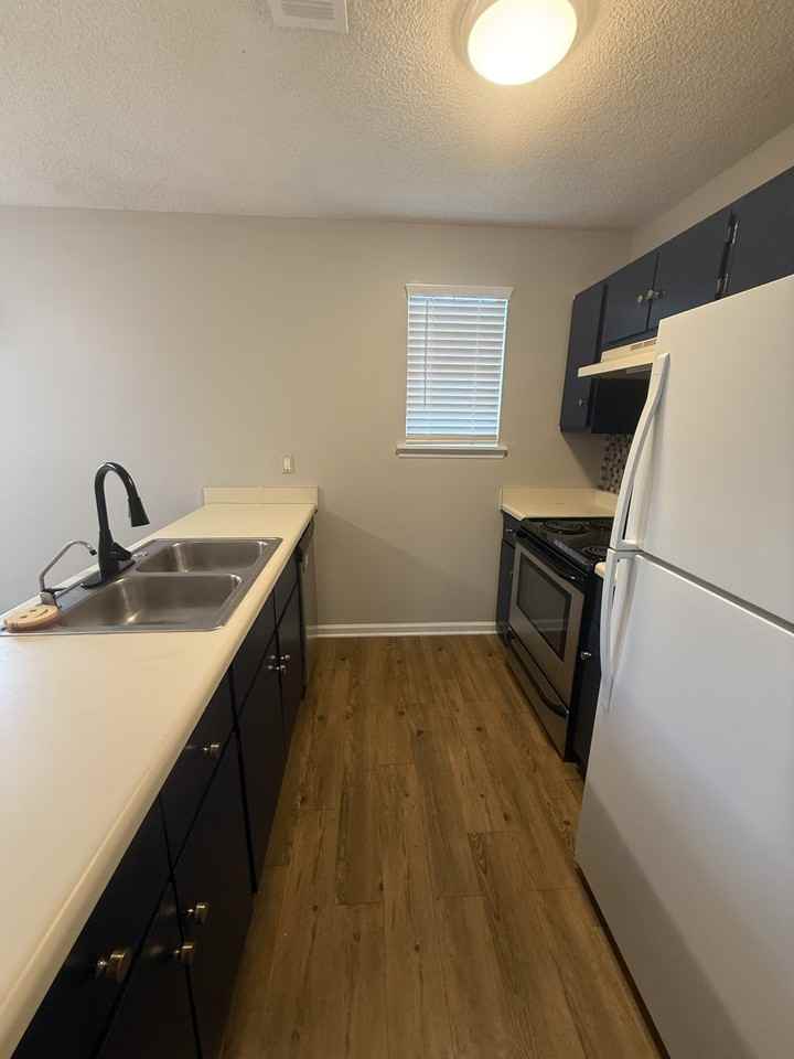 109 Mauldon Ct #1 - Photo 3 of 10