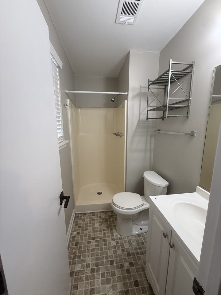 109 Mauldon Ct #1 - Photo 7 of 10