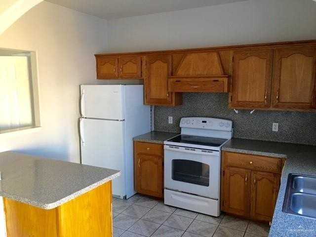 2715 Charleston Ln - Photo 5 of 19