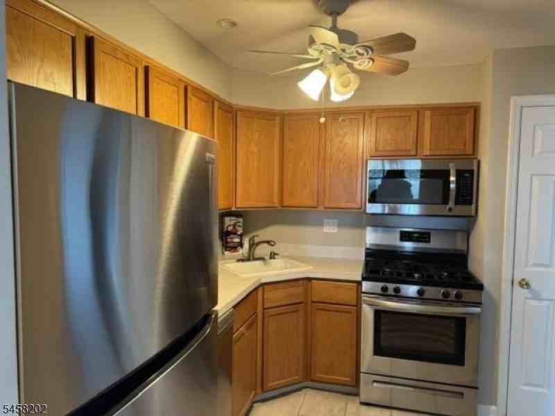 96 Crestview Ln #96 - Photo 2 of 15