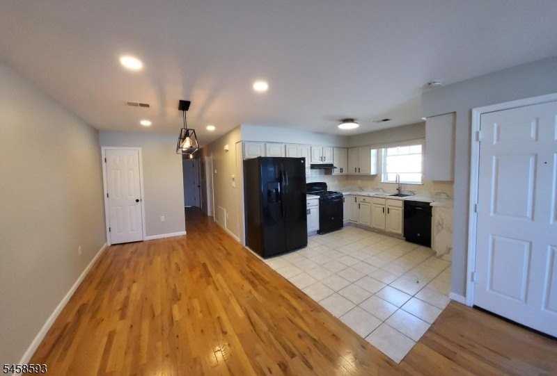 312 Broadway - Photo 2 of 6