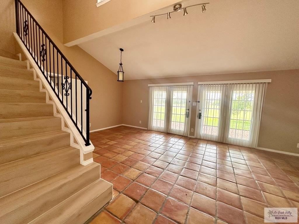 209 Zapata Ave - Photo 2 of 16