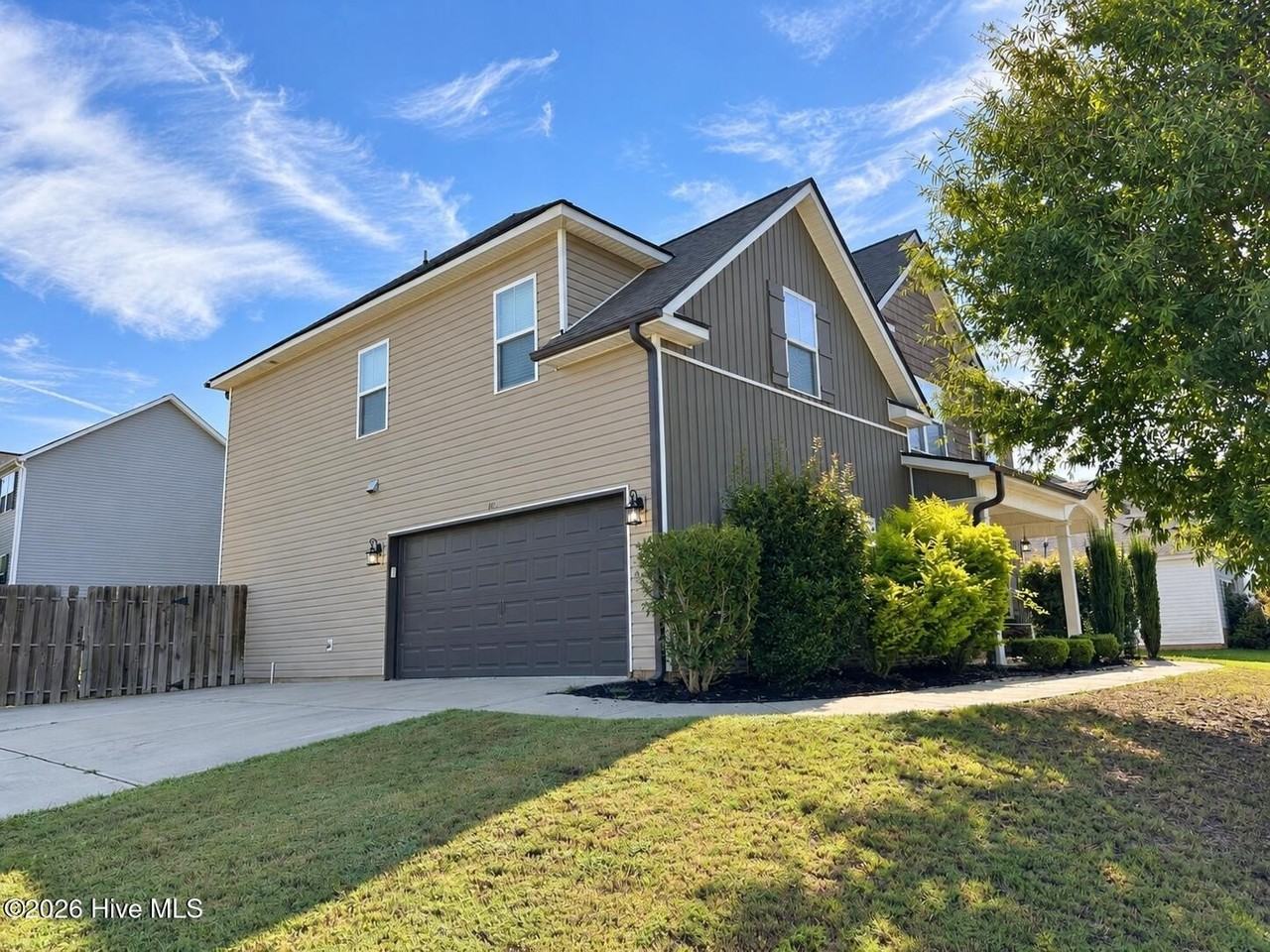 302 Clover Park Ln - Photo 3 of 25