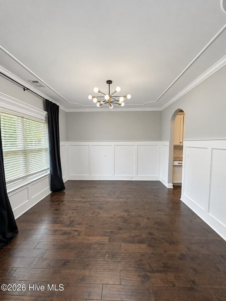 302 Clover Park Ln - Photo 4 of 25