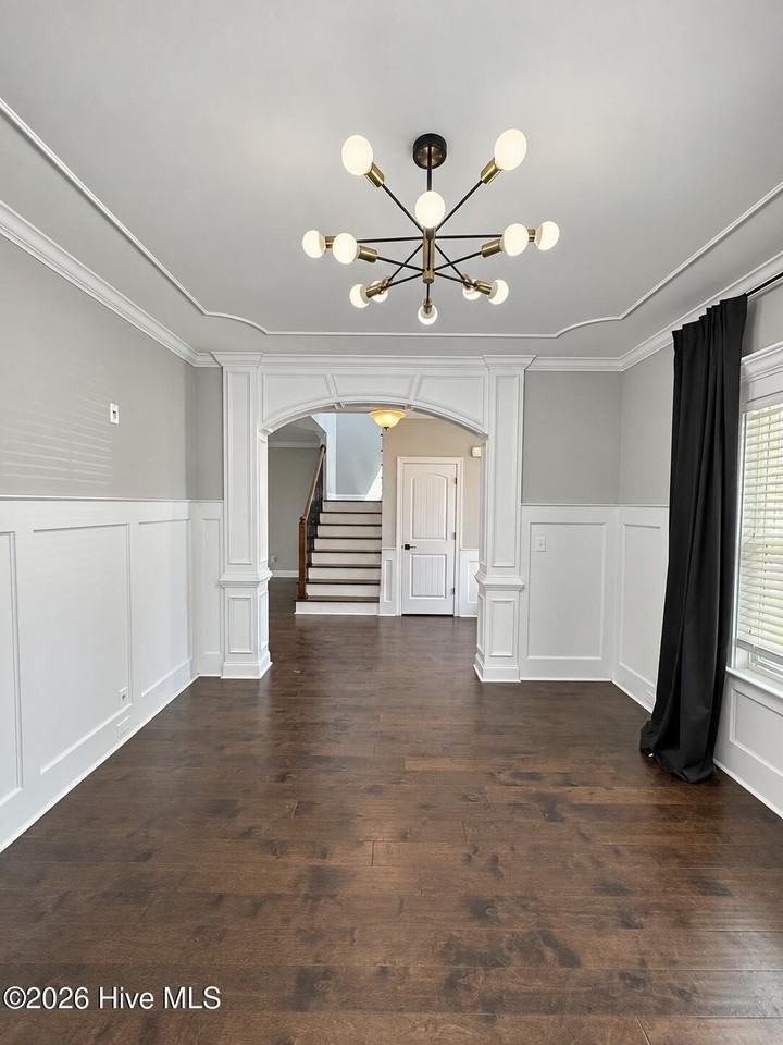 302 Clover Park Ln - Photo 5 of 25