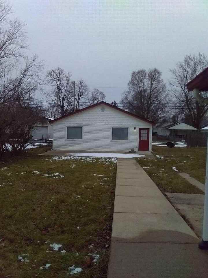 207 E Main St - Photo 2 of 9