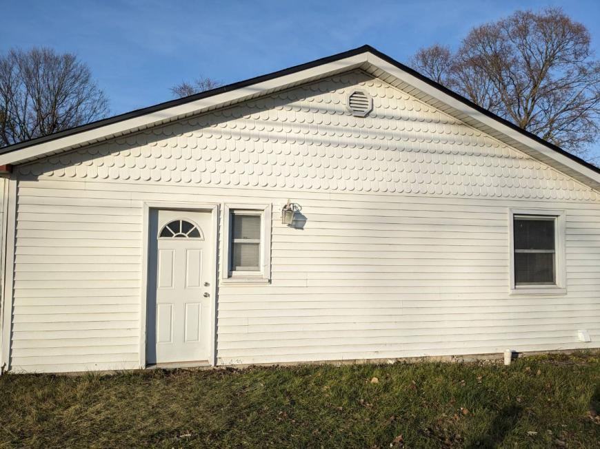 207 E Main St - Photo 3 of 9