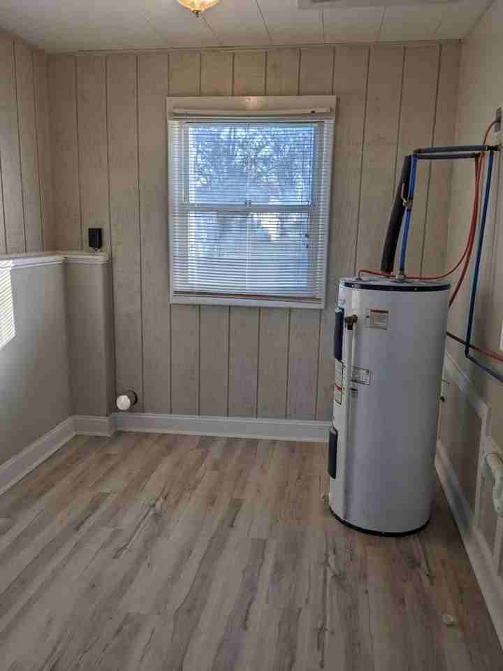 207 E Main St - Photo 5 of 9