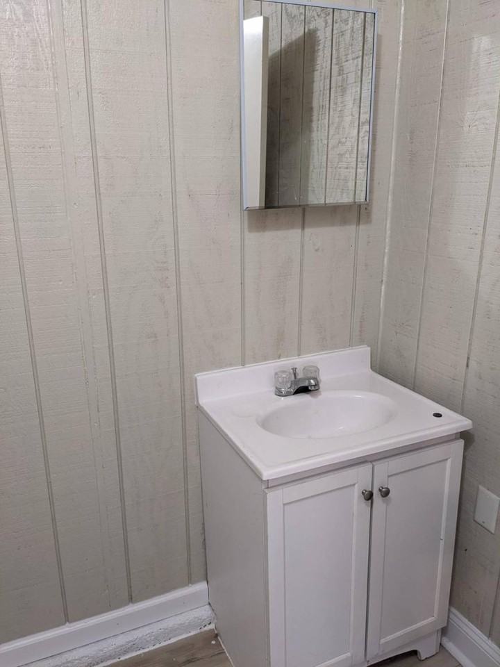 207 E Main St - Photo 7 of 9
