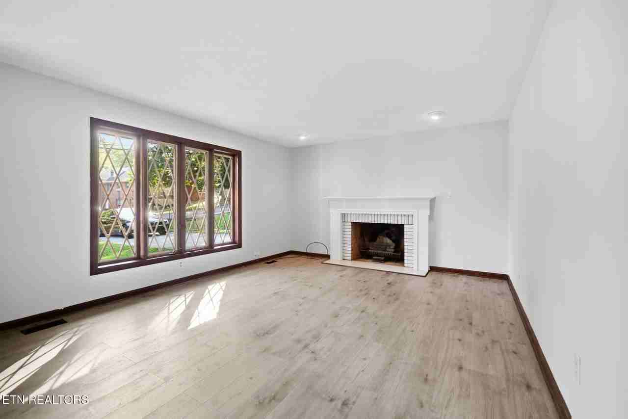 2913 Knox Ln #1 - Photo 3 of 12