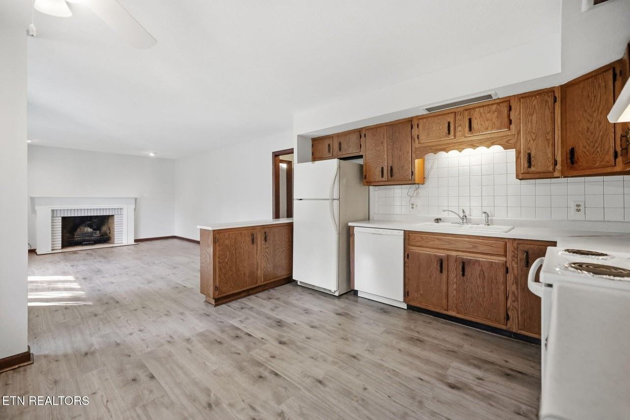 2913 Knox Ln #1 - Photo 5 of 12
