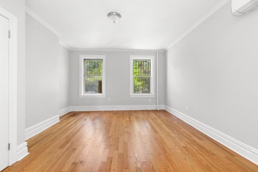 392 Adelphi St - Photo 5 of 10